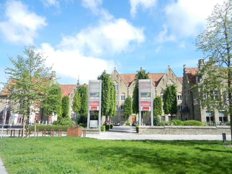 baan- en centrumwinkel te Diksmuide - foto 2