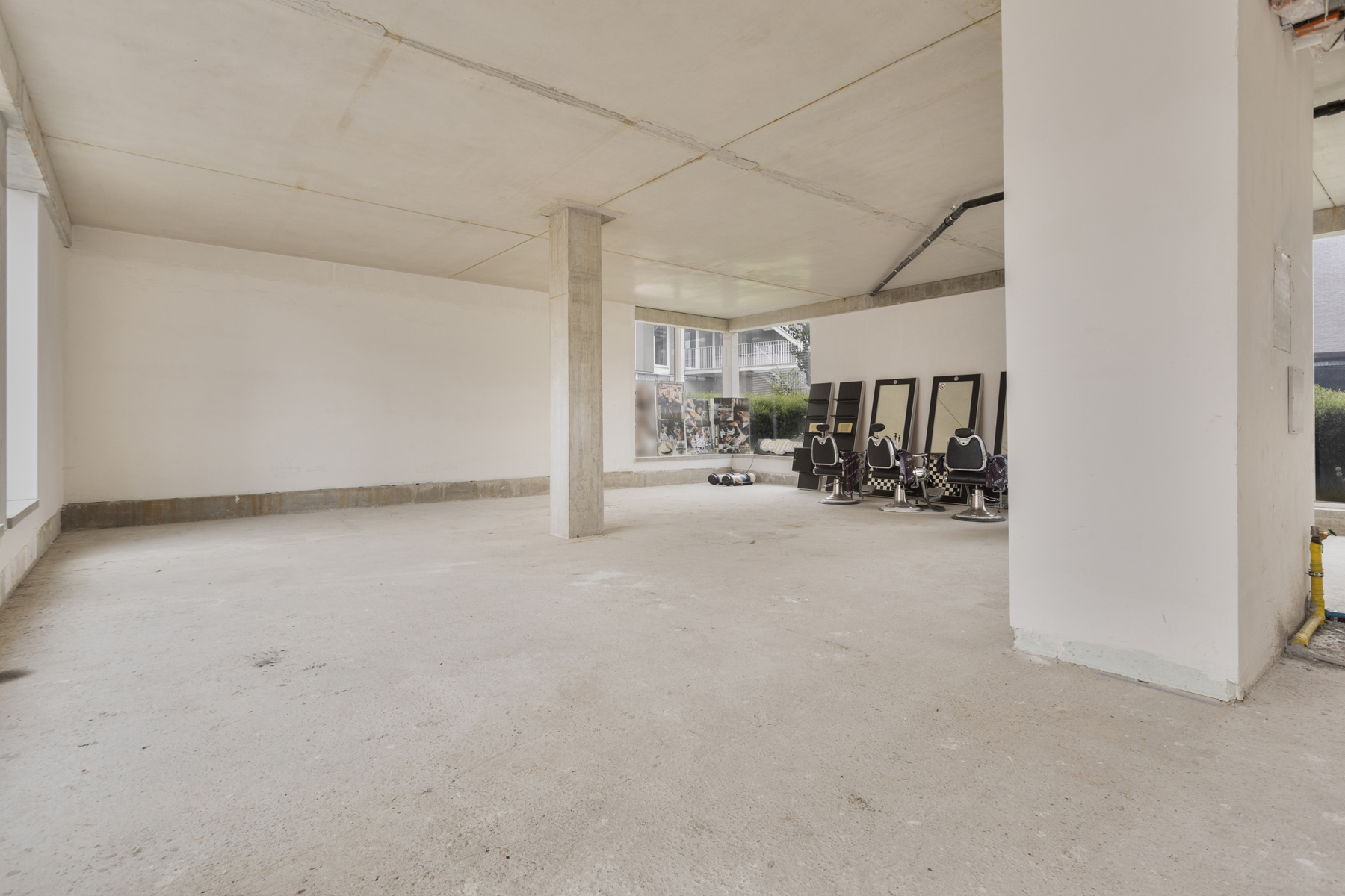 Commercial à vendre à Sint-Pieters-Leeuw - photo 3