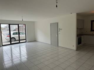 Appartement confortable au rez-de-chaussée près de la gare d'Audenarde.Cet appartement dispose d'un espace de vie spacieux, d'une cuisine équipée,...