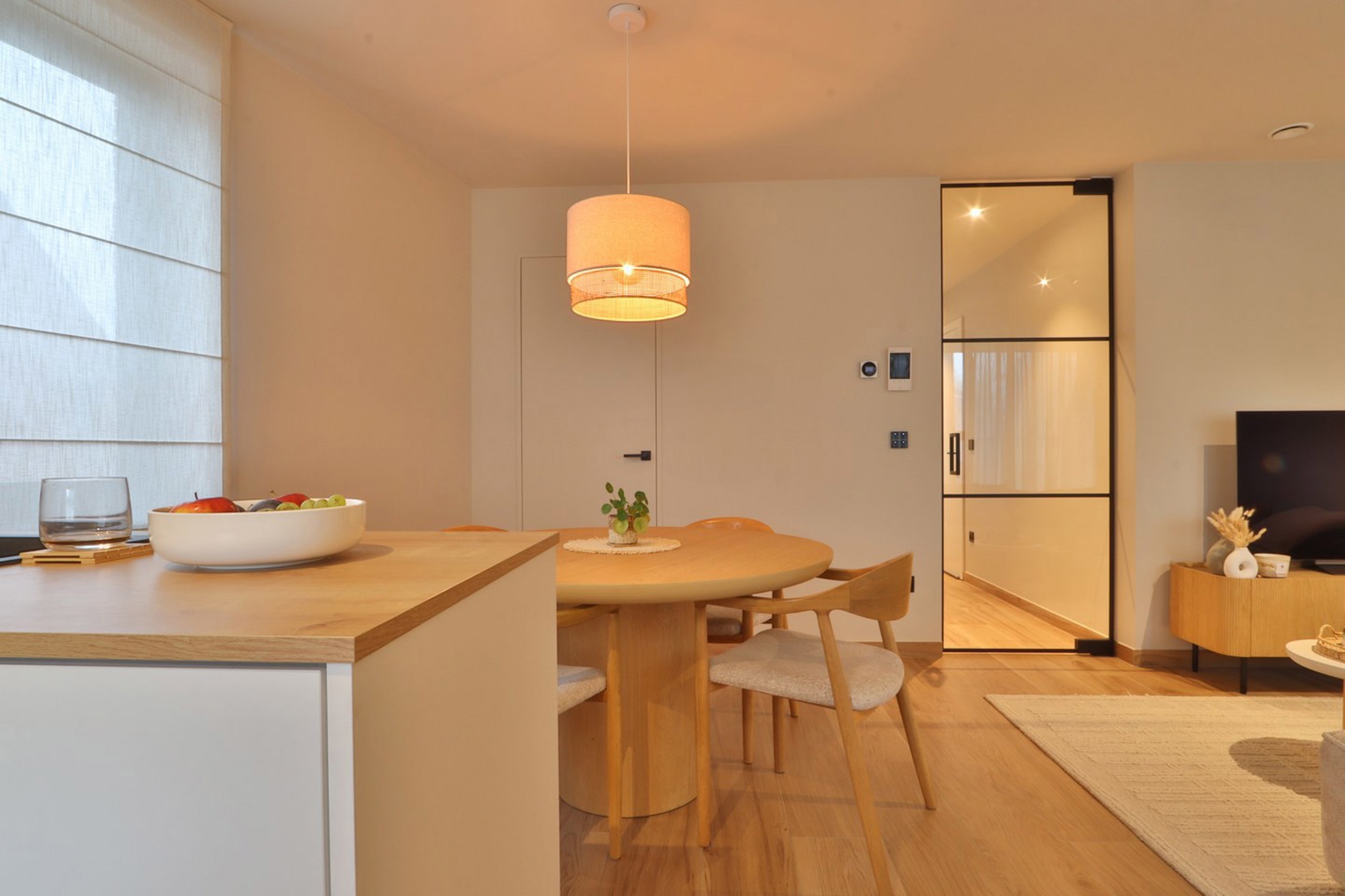 Duplex-appartement met 2 slaapkamers en terras te huur in Melsele! - foto 3