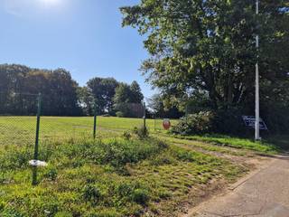 Voor meer info, bel Benny 0475 25 01 72Bouwgrond bestemd voor open bebouwing met een oppervlakte van circa 1.258 m² in een groene omgeving, met...