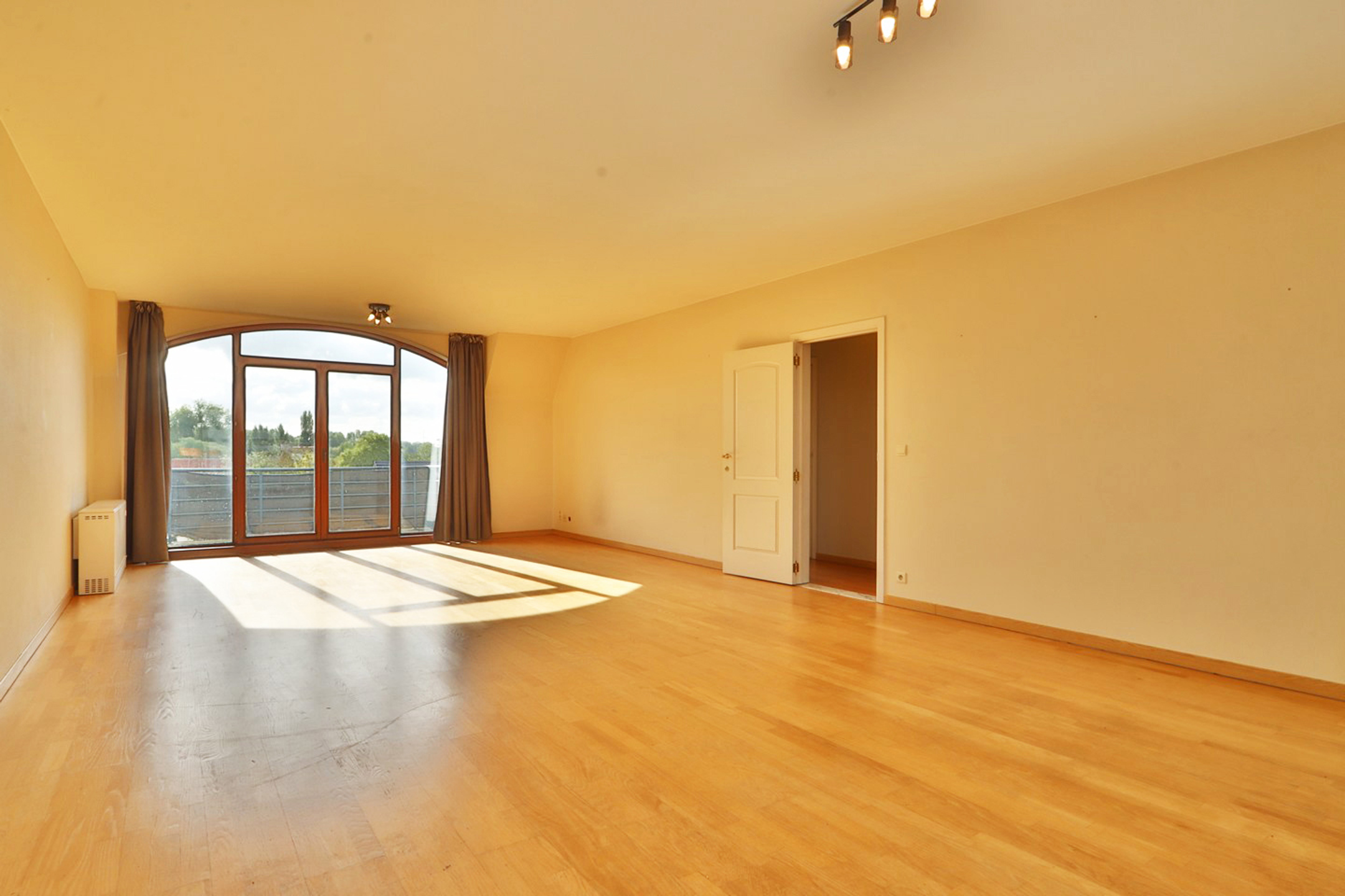 Appartement à vendre à Beveren-Kruibeke-Zwijndrecht avec 2 chambres - photo 4