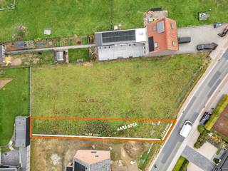 Voor meer info bel 054 69 39 34 - Op een landelijke locatie in Aspelare bevindt zich deze bouwgrond voor een halfopen bebouwing op een perceel van...