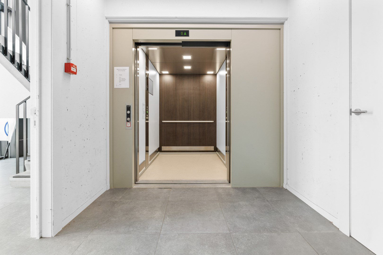 Handel/kantoor te huur in Poperinge op zichtlocatie 🏢✨📍🅿️ - foto 5