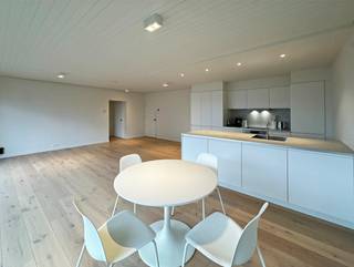 Droomt u er van te wonen op wandelafstand van winkels, supermarkten, openbaar vervoer, etc? Dan bent u op de Fruithoflaan aan het juiste adres.U...