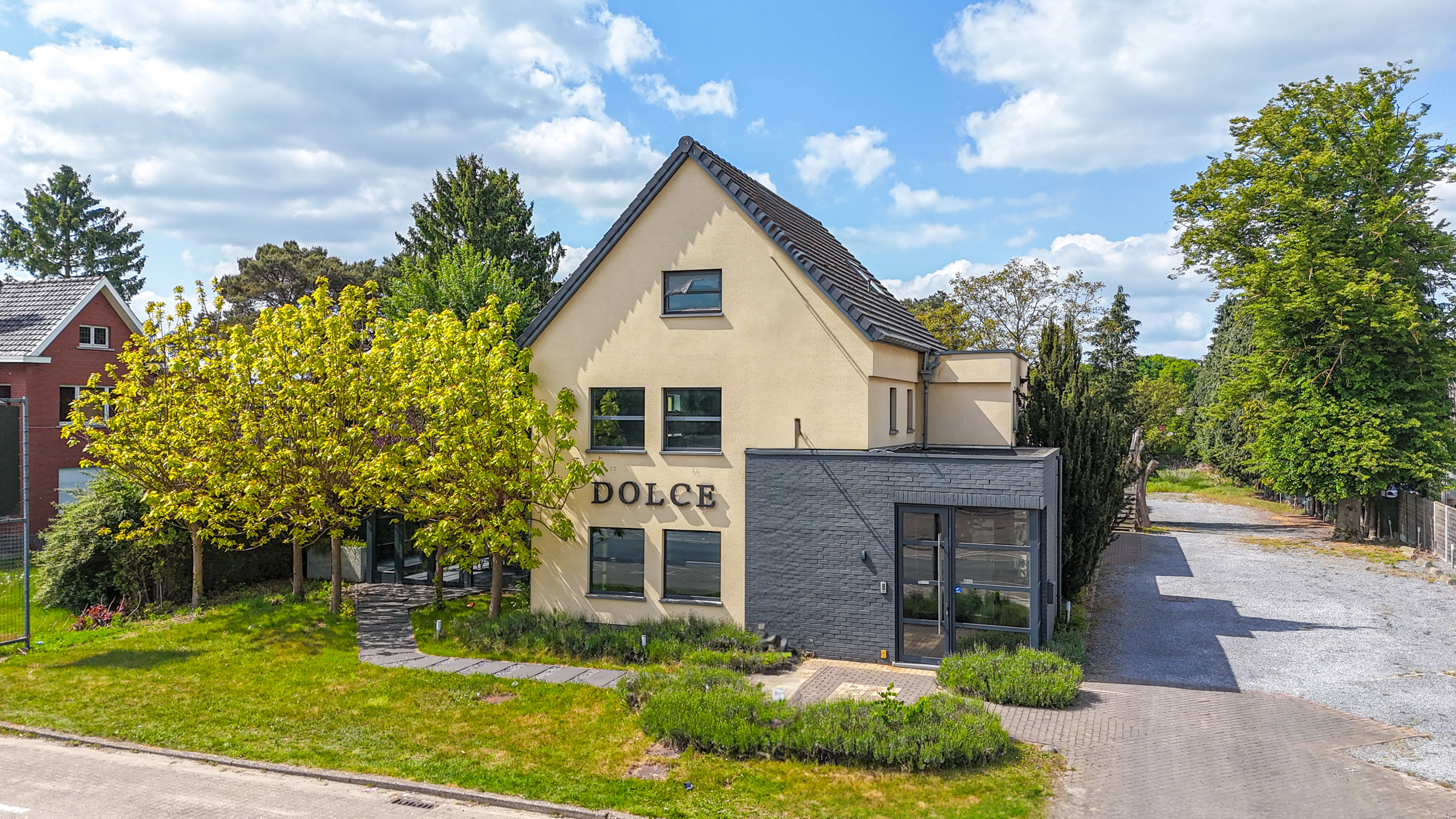 Commercial for rent in Heusden-Zolder - photo 1