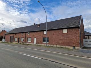 Te renoveren langgevelhoeve gelegen te Rotselaar-Wezemaal Deze eigendom bevindt zich op een bijzonder strategische locatie nabij de op-en afrit  E314...