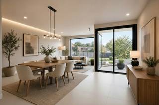 Deze nieuwbouw woning in gesloten bebouwing bevindt zich in het centrum van het mooie Hoegaarden en wordt volledig afgewerkt opgeleverd. De woning biedt fijne, open leefruimtes op het gelijkvloers die volledig gericht zijn op de tuin. Op de eerste verdieping zijn er 3 kamers en een badkamer en de zolderverdieping biedt een ruime, polyvalente kamer. Achteraan de woning is er een volledig omheinde tuin.

Omvattende:

Gelijkvloers: inkomhal, zit- en eetkamer, keuken, berging en wasplaats, toiletruimte

Eerste verdieping: nachthal, 3 slaapkamers, badkamer, toiletruimte 

Tweede verdieping: polyvalente kamer, bergzolder/technische ruimte

Terras en tuin: omheinde tuin met terras 

Ligging: de woning bevindt zich in het centrum van Hoegaarden en biedt alle faciliteiten in de nabije omgeving. Bushaltes zijn dichtbij, het station van Tienen bevindt zich op een 6-tal km en de aansluiting met de E40 op 3,5 km.  

Deze woning is onmiddellijk beschikbaar. 
