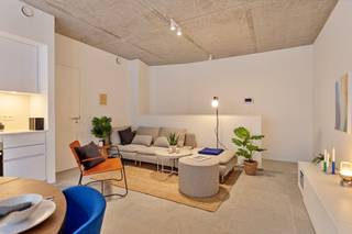 2-slaapkamer appartementen te Antwerpen Via de inkomhal komt u terecht in de ruime en lichtrijke leefruimte kom je in de open keuken die alle nodige...