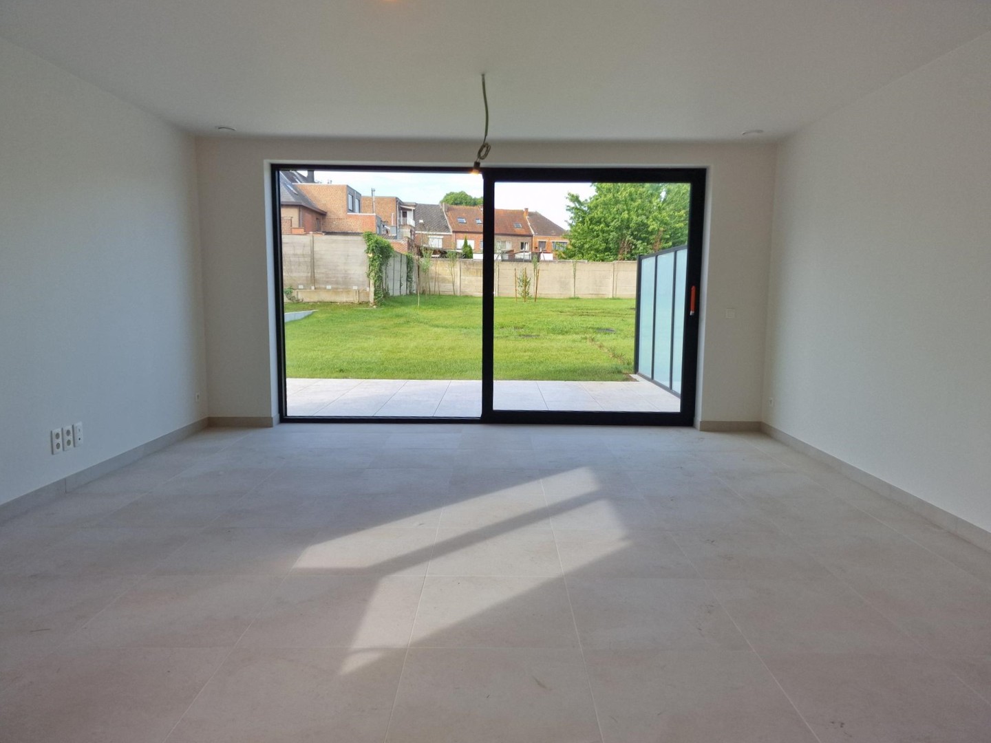 Instapklaar nieuwbouwappartement met 2 slaapkamers, groot terras en tuin - foto 4
