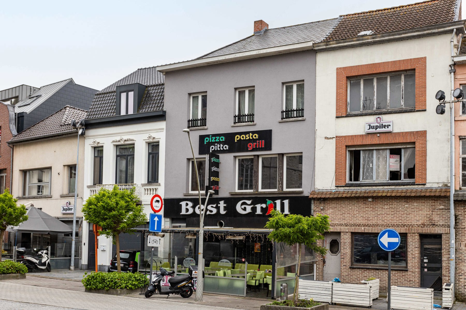 Pand met handelspand en 2 appartementen (verhuurd) - foto 2