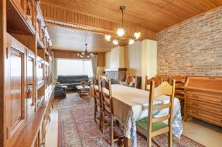 Ben je op zoek naar een renovatieproject met potentieel? Ontdek deze ruime, vrijstaande woning te koop in het charmante Bovekerke. Deze...