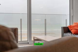 Sint-Idesbald is gekend als de familiebestemming aan zee, waar iedereen zijn gading vindt. Het appartement bevindt zich op het vijfde verdiep van...
