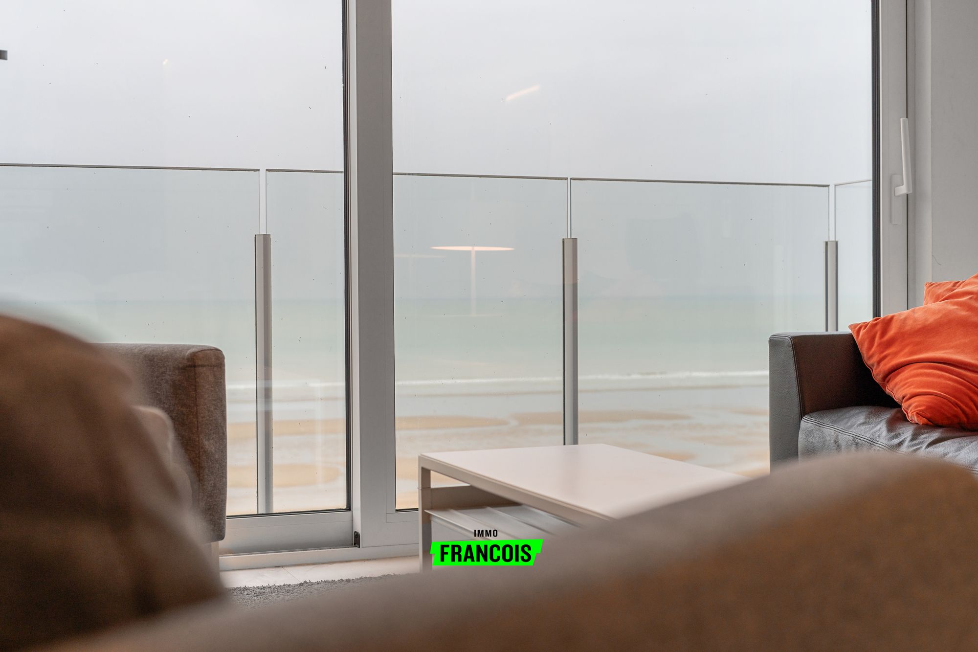 PRACHTIG APPARTEMENT MET FRONTAAL ZEEZICHT te Sint-Idesbald - foto 2