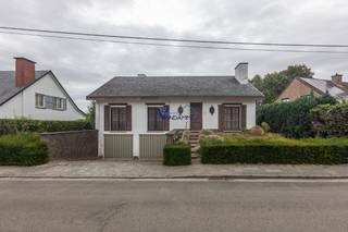 Rodenburg: Te renoveren alleenstaande wonig met 3 slaapkamers en dubbele garage op 558m² (elekrische keuring zonder inbreuken).