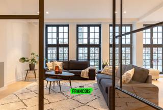 Dit luxueus en ruim tweeslaapkamerappartement in Brugge bevindt zich op een uitzonderlijke locatie aan de Vrijdagmarkt, met een uniek en open...