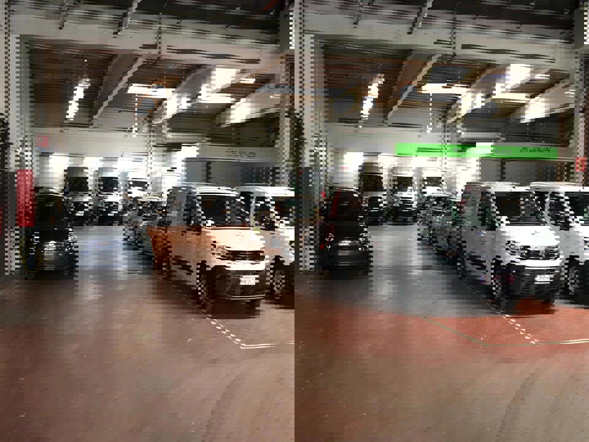 Magazijn met verhard terrein en kantoren te Kontich Industrie - foto 5