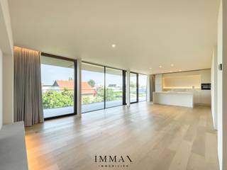 Centraal gelegen luxe appartement op de Natiënlaan te Knokke. Dit lichtrijke & ruim appartement voorzien van zonnepanelen is volledig uitgerust...