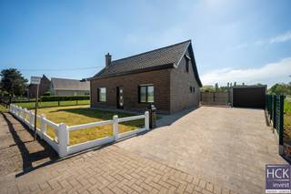 De liggingUitermate rustig gelegen woning met rondom groenzichten, doch op amper 15 min. rijden van centrumstad Gent. De woning geniet een optimale...