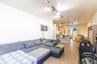 <ul>
<li><strong>Twee slaapkamer</strong> appartement gelegen in de Amsterdamstraat</li>
<li>Volledig instapklaar</li>
<li>Ideale startersappartement of investering</li>
<li>geen lift dus lage syndic kosten</li>
<li>actueel verhuurd</li>
</ul>