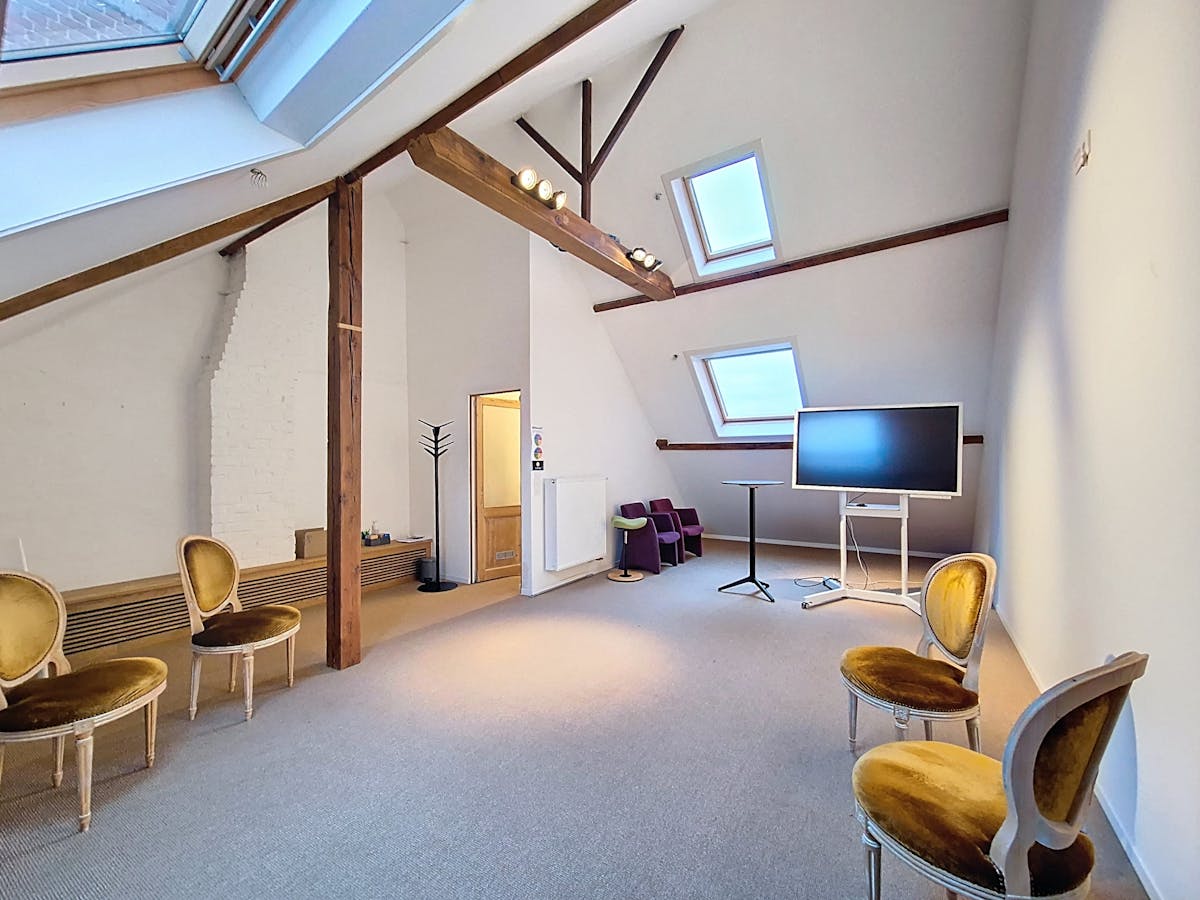 Charmante kantoren te huur nabij station Gent-Sint-Pieters - foto 2