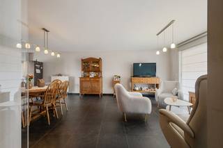 Energiezuinig appartement in hartje Roeselare (B-Label 138 kWh/m2)Op een steenworp van de Grote Markt in Roeselare ligt dit ruime en energiezuinige...