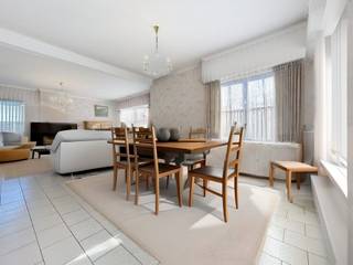 Op zoek naar een ruime, degelijk gebouwde gezinswoning in een rustige buurt vlakbij het centrum van Staden?Met een totale oppervlakte van 521 m²...