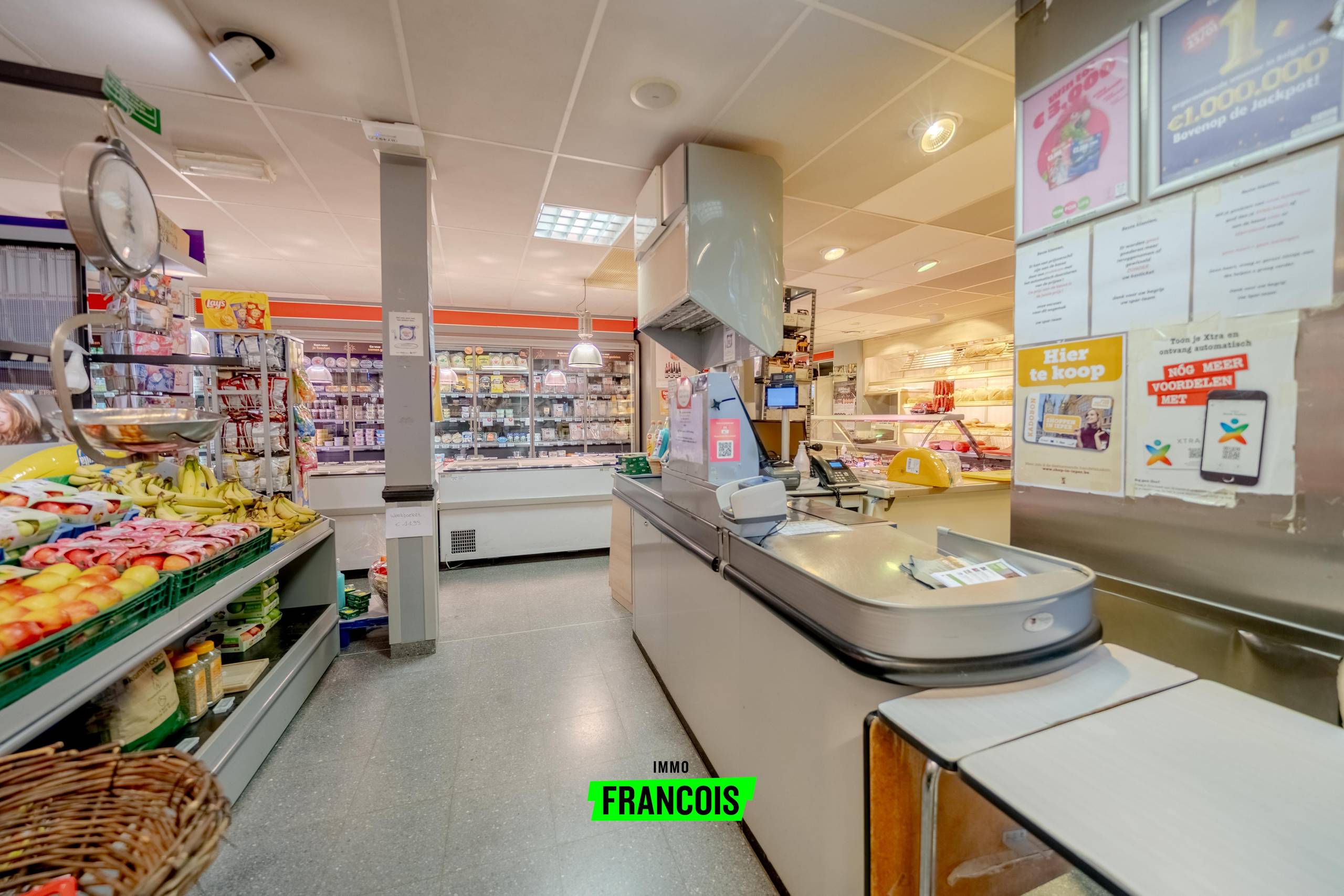 Handelspand met ruim appartement en magazijn te koop in Boezinge - foto 4