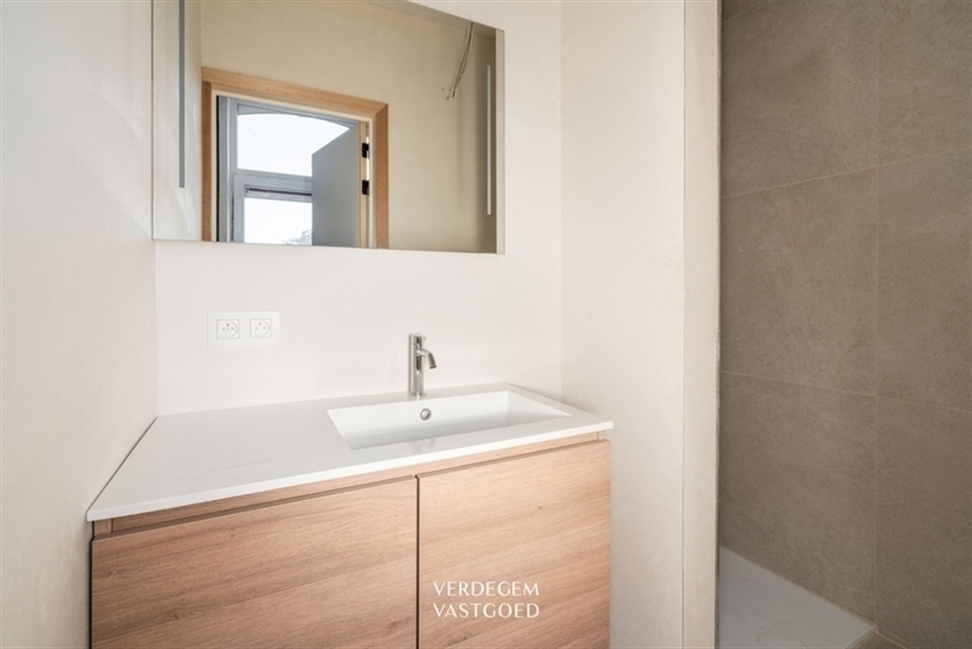 Volledig vernieuwd polderhuisje met 2 slaapkamers en E-peil 45 - foto 5