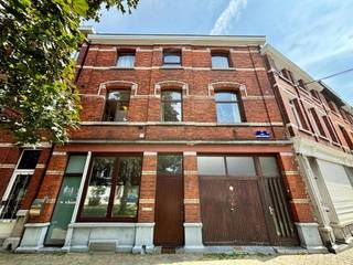 Envie d'une visite ? 0485 60 06 82We Invest Liège et Léa ont le plaisir de vous présenter à la location cet appartement 2 chambres idéalement situé à...