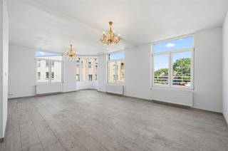 Discover this affordable, move-in ready apartment with balcony, excellently located on Frans Reyniersstraat, in the heart of quiet Hombeek (zone...