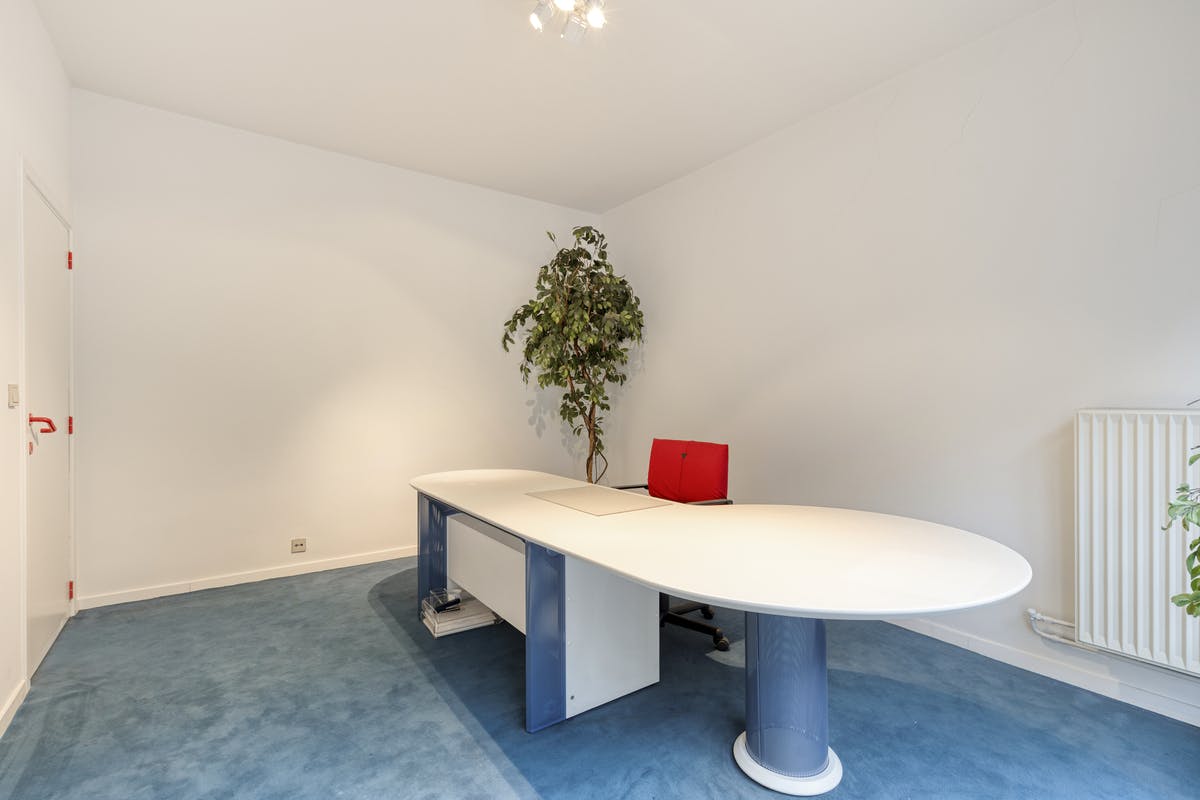 Lichtrijke en Strategisch Gelegen Kantoorruimte (33,5 m²) – Brussel - foto 5