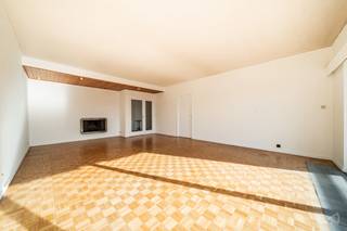 Info & bezoeken: maxime.l@weinvest.be| 📞 02 315 77 22Naar aanleiding van een geweigerde kredietaanvraag brengen wij dit charmante appartement in...