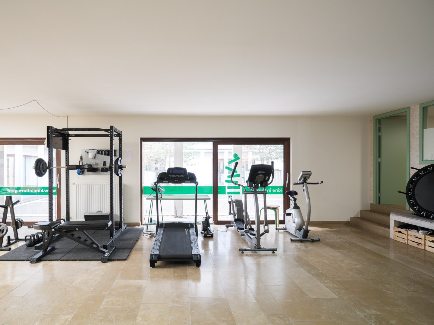 Spacious commercial office/ practice space along the Coupure from 1997 with 205 m² of usable area. - photo 4