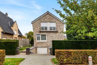 Welcome to Bulkendreef 5, a well-maintained detached house in the heart of Oudenaarde.Behind the neat façade lies a warm family home where space,...