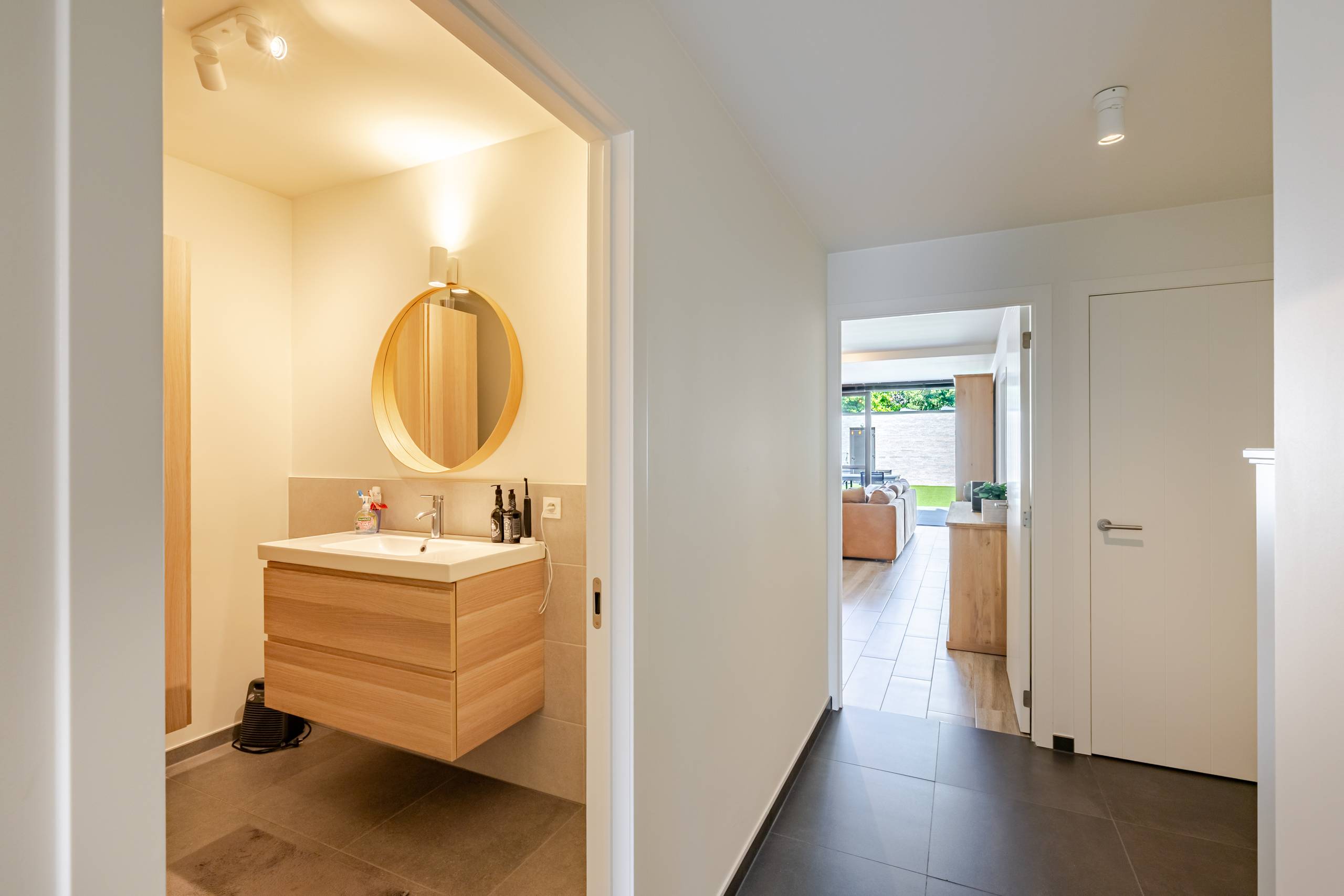LUXUEUS GELIJKVLOERS APPARTEMENT MET TUIN & GARAGE (EVERGEM) - foto 5