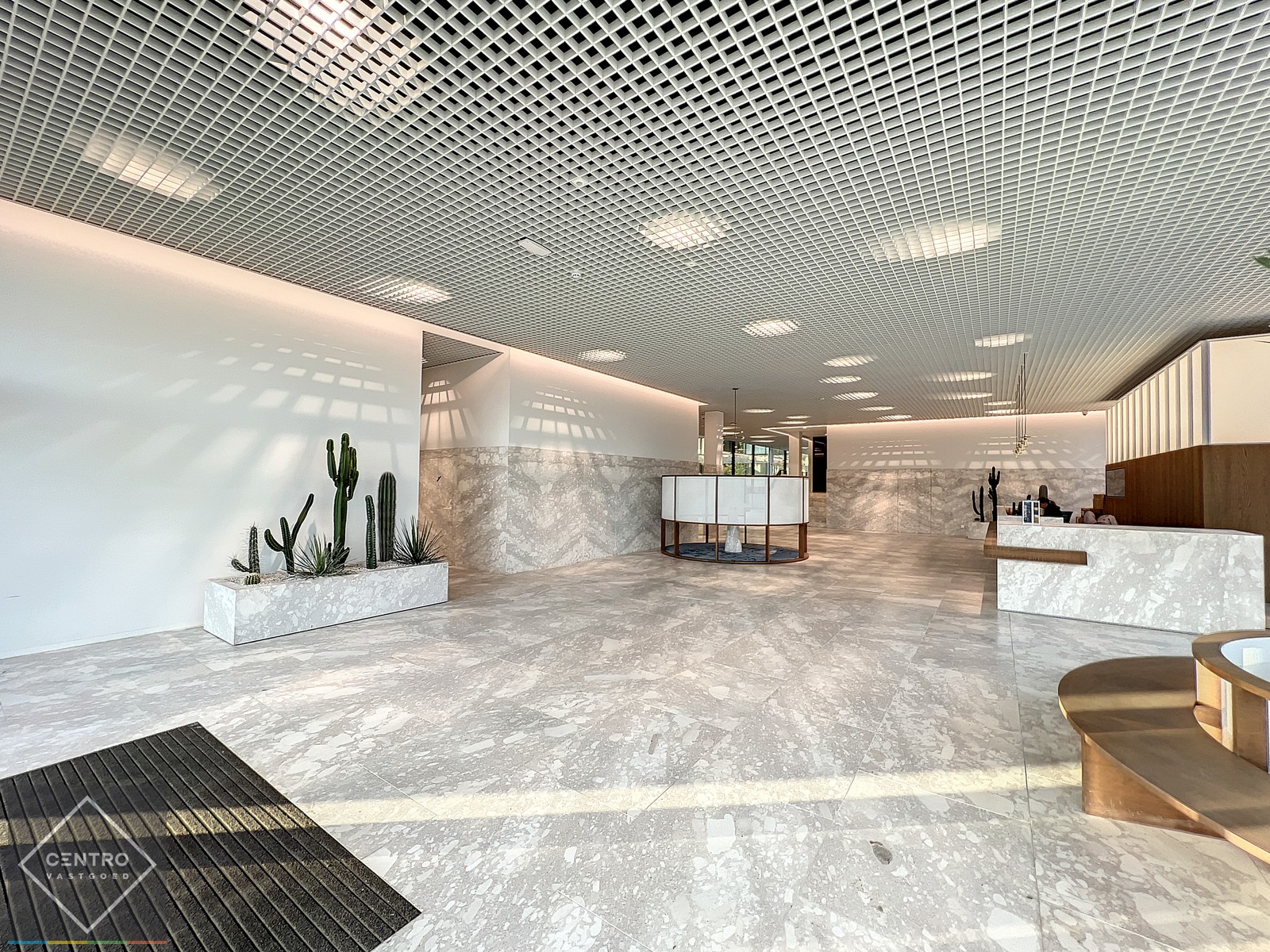 Prestigieuze en stijlvolle nieuwbouw kantoren te huur in KBP op AAA+ locatie in Kortrijk! - photo 2