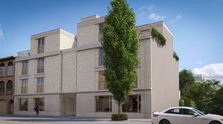 <p><span>Appartement met 1 slaapkamer op de tweede verdieping van een kleinschalig nieuwbouwproject in de levendige winkelstraat van Schoten. </span></p><p><span>Luxueus afgewerkt, energiezuinig en lichtrijk appartement op wandelafstand van winkels en horeca. Berging en autostaanplaats apart bij aan te kopen.</span></p><p><span>Het appartement beschikt over een terras van 6 m² met zuidoost oriëntatie. BEN appartement met voorzien E-peil van 17 door de uitvoerige isolatie, warmtepomp met vloerverwarming en zonnepanelen. </span></p><p><span>Contacteer ons voor een afspraak.</span></p>