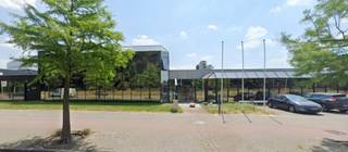 magazijn 1 van 800m² + magazijn 2 van 1.100m² + magazijn 3 van 695m² met mezzanine 320m² en kantoor 471m² en 121m² sociale ruimteOptie 2 :- kantoor...