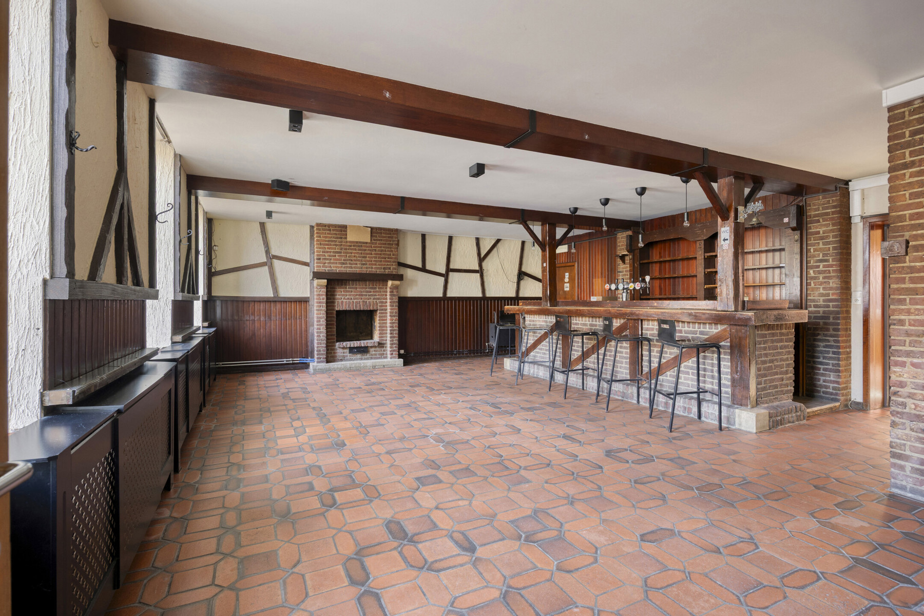 Karaktervol handelspand met grote hangar in Kumtich. - foto 4