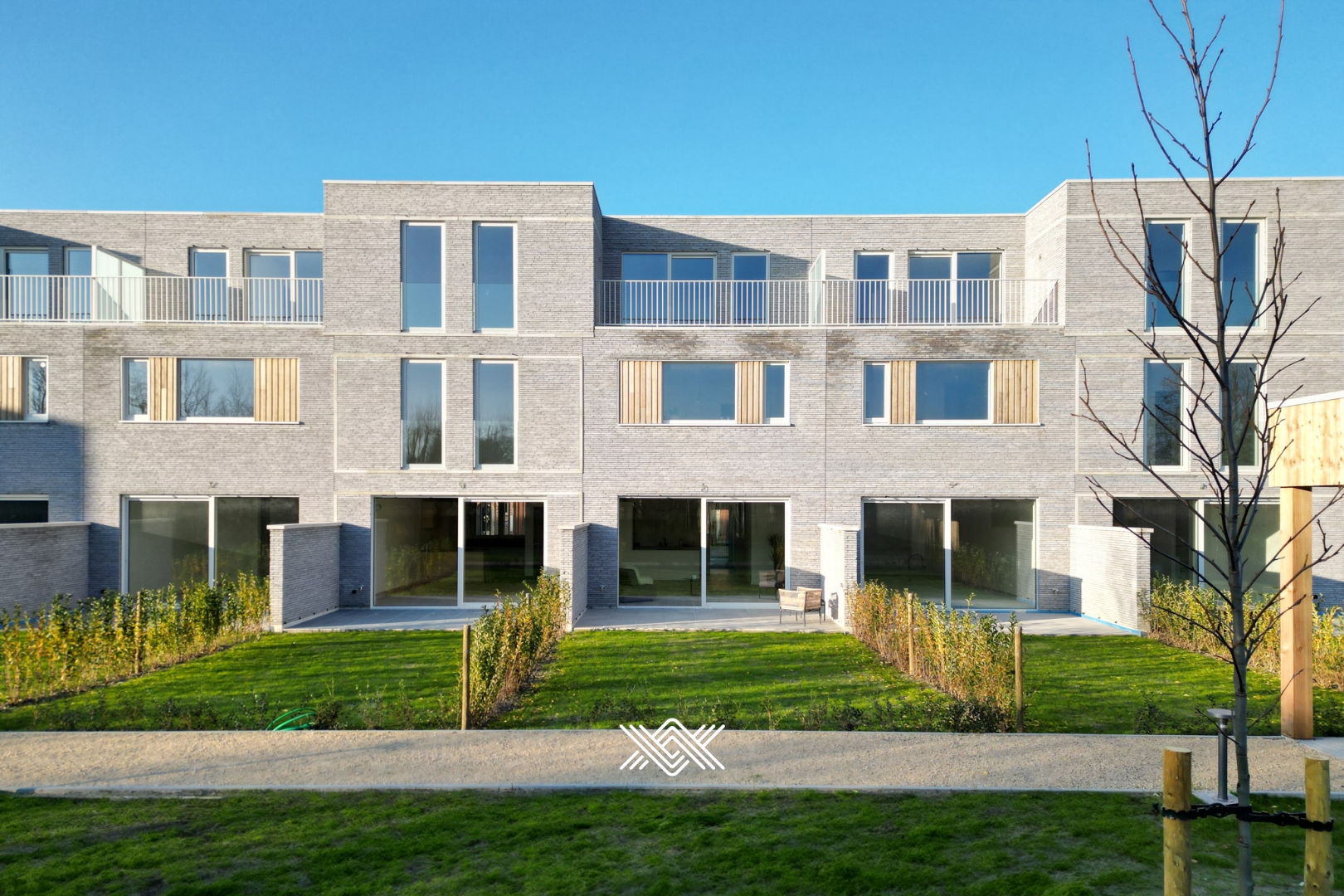 Woning met vier slaapkamers, zonneterras en tuin - foto 2