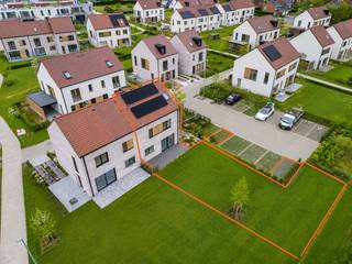 In een rustige en centraal gelegen buurt te Tielt stellen wij deze halfopen nieuwbouwwoning te huur. De woning werd future proof gebouwd en...