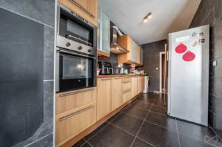 Informatie & bezoeken: 02 315 51 72 We Invest biedt u graag dit prachtige appartement van 108 m² met privégarage aan, gelegen in een zeer gewilde,...