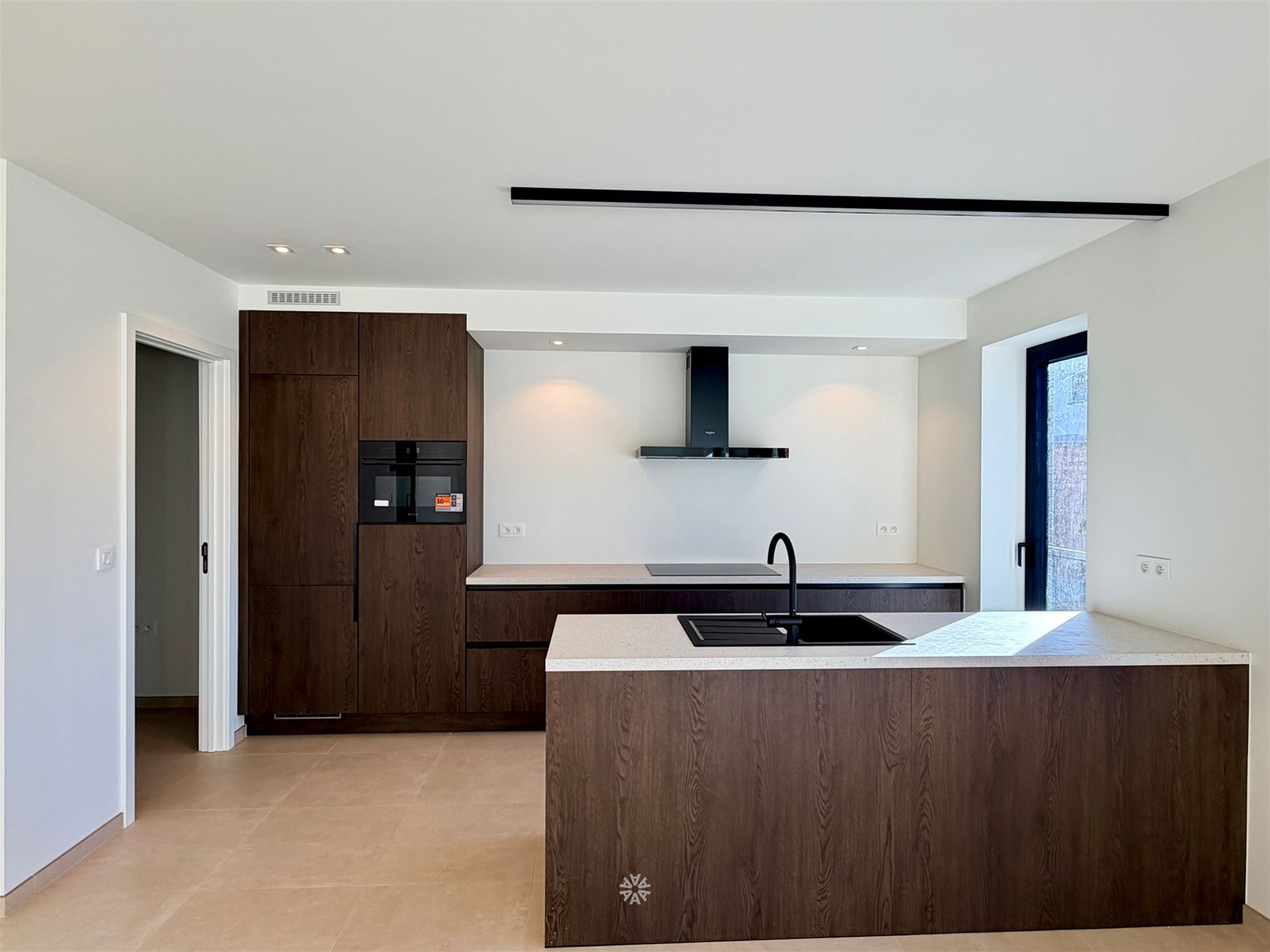 Nieuwbouw appartement met 2 slaapkamers en garage TE HUUR in centrum Destelbergen - foto 3