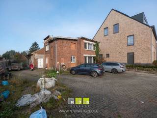 VOLLEDIG TE RENOVEREN WONING MET LOODS OP EEN PERCEEL VAN 14A86CA TE DILSEN-STOKKEM (ELEN)TROEVEN- Een vlotte verbinding naar Maaseik,...