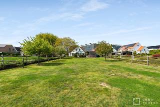 Moderne villa met open zicht op de velden, gelegen in een rustige villawijk te Knokke-Heist.