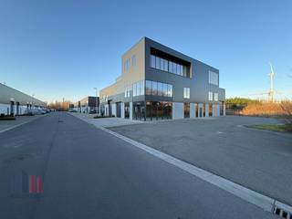 Unieke nieuwbouwontwikkeling te huur, bestaande uit een kantoorruimte gecombineerd met magazijn met een totale oppervlakte van 480 m². Deze...