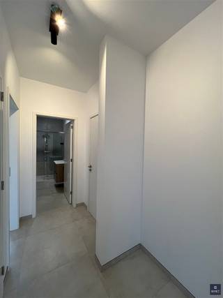 EXCLUSIEF NIEUWBOUW PENTHOUSE : LICHT, RUIMTE EN LUXE Ontdek dit uitzonderlijk ruime penthouse van maar liefst 146 m², waar comfort en elegantie...