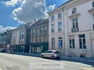 Te koop: multifunctioneel pand in hartje Kortrijk – OverleiestraatOntdek deze veelzijdige eigendom op een toplocatie in Kortrijk tussen het...