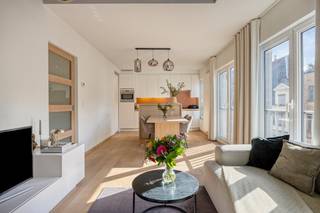 Dit instapklare duplex appartement in een recente residentie van 2010 combineert moderne architectuur met veel licht en een verrassend...
